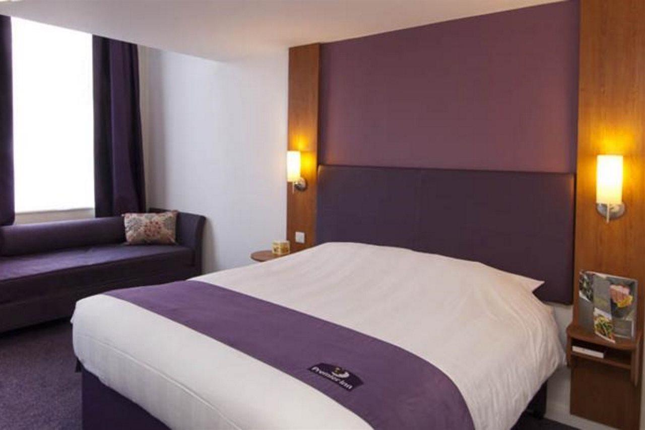 Premier Inn Bristol City Centre King Street Экстерьер фото