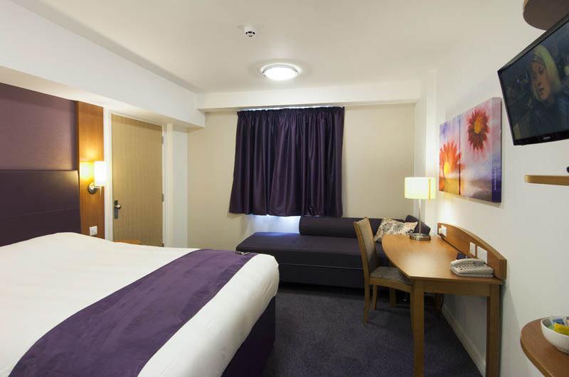 Premier Inn Bristol City Centre King Street Экстерьер фото